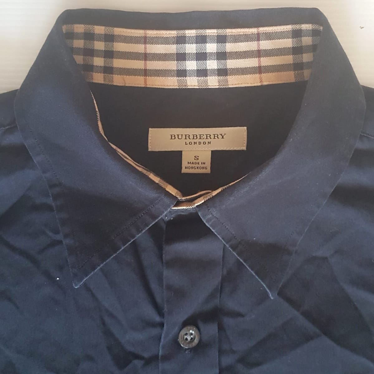 Burberry Original BURBERRY London Shirt, Classic BLACK Long-Sleeved Top, Cosmopolitan, Smart 7 Buttons Shirt, One Pocket, Japanese Inspiration, Luxury Lifestyle, Sleek Design, Sophistication, Streetwise, Timeless Appeal, Urban Living, Cult Street Fashion - Photo 3