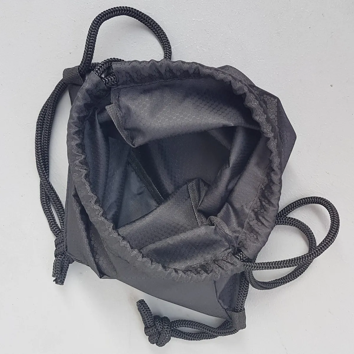 LI-NING Original LI-NING Drawstring Bag, Sporty Black Backpack, Geometric Hexagon Texture Pattern, Front Zipper Pocket, Waterproof Model, Multi-Functional Carrier, Timeless Appeal, Effortless Stylish, Pop Culture, Sophistication, Streetwise, Active Lifestyle - Photo 3