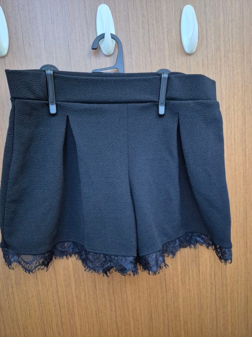 Chic Black Lace Trim Shorts (US4) - Dorothy Perkins