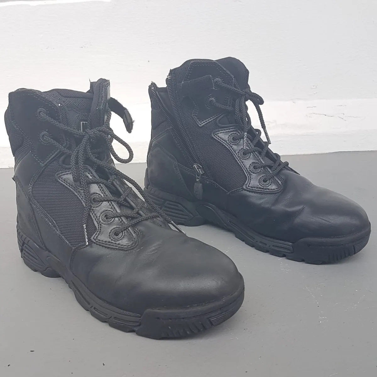 Retro MAGNUM 2020 Combat Zipper Boots, STEALTH Force 6.0 Wide, Tactical Boots, US 10, UK 9, EUR 43, Waterproof, High Top Safety Boots, Black Leather Shoes, Better Foot Protection, All Terrains Training, Hiking, Trekking, Traveler, Backpackers