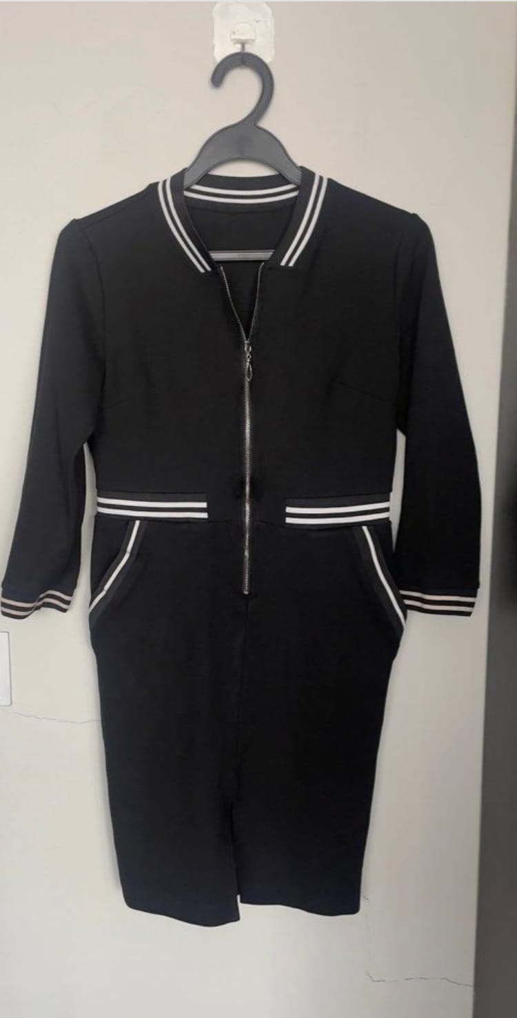 Chic Black Zip-Up Jumpsuit