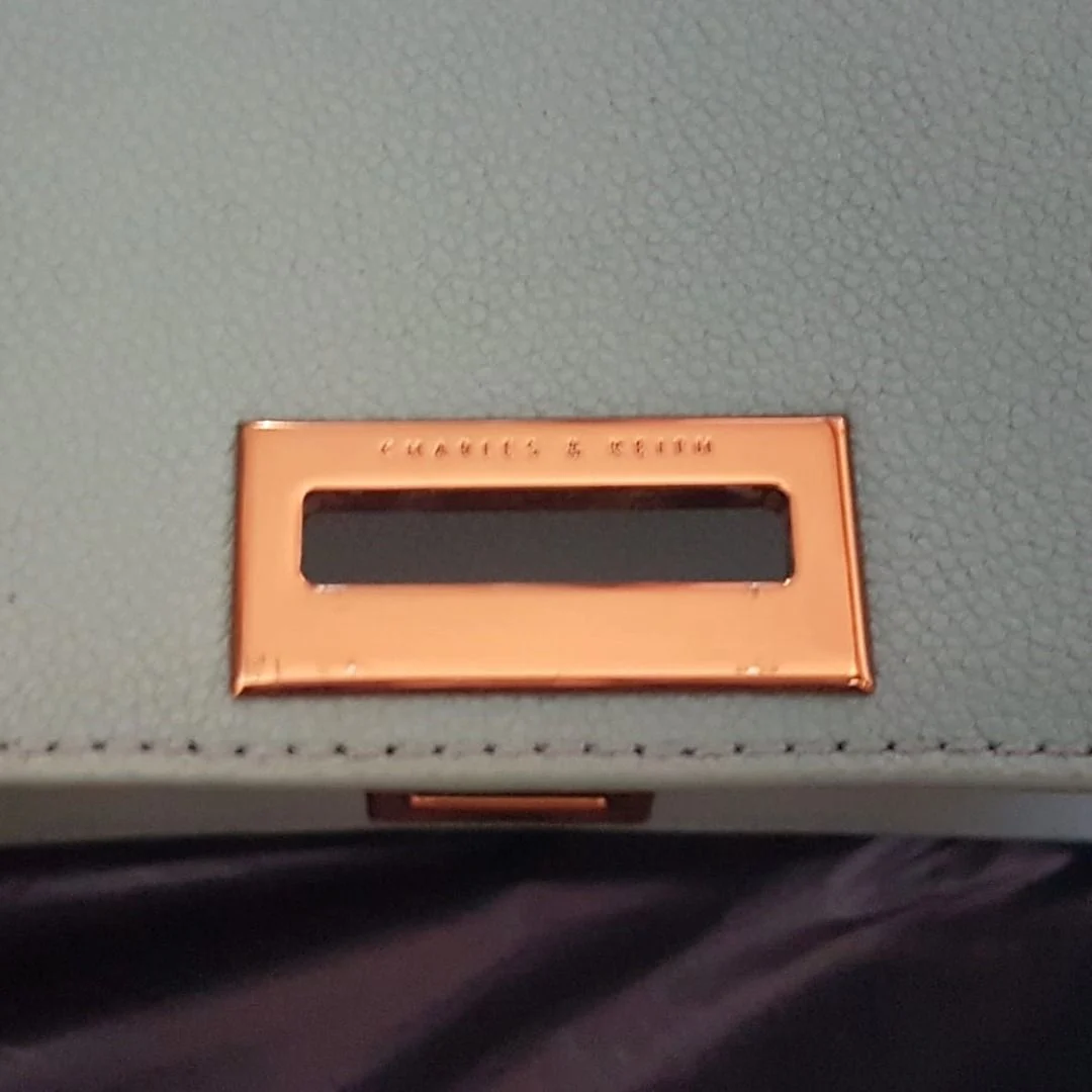 CHARLES & KEITH Handbag, Wallet on Chain Design, Cosmopolitan, Metal Flap Shoulder Bag, Cool Cross Body, Chic Mint Green Model, Sleek Chain Sling - Photo 9