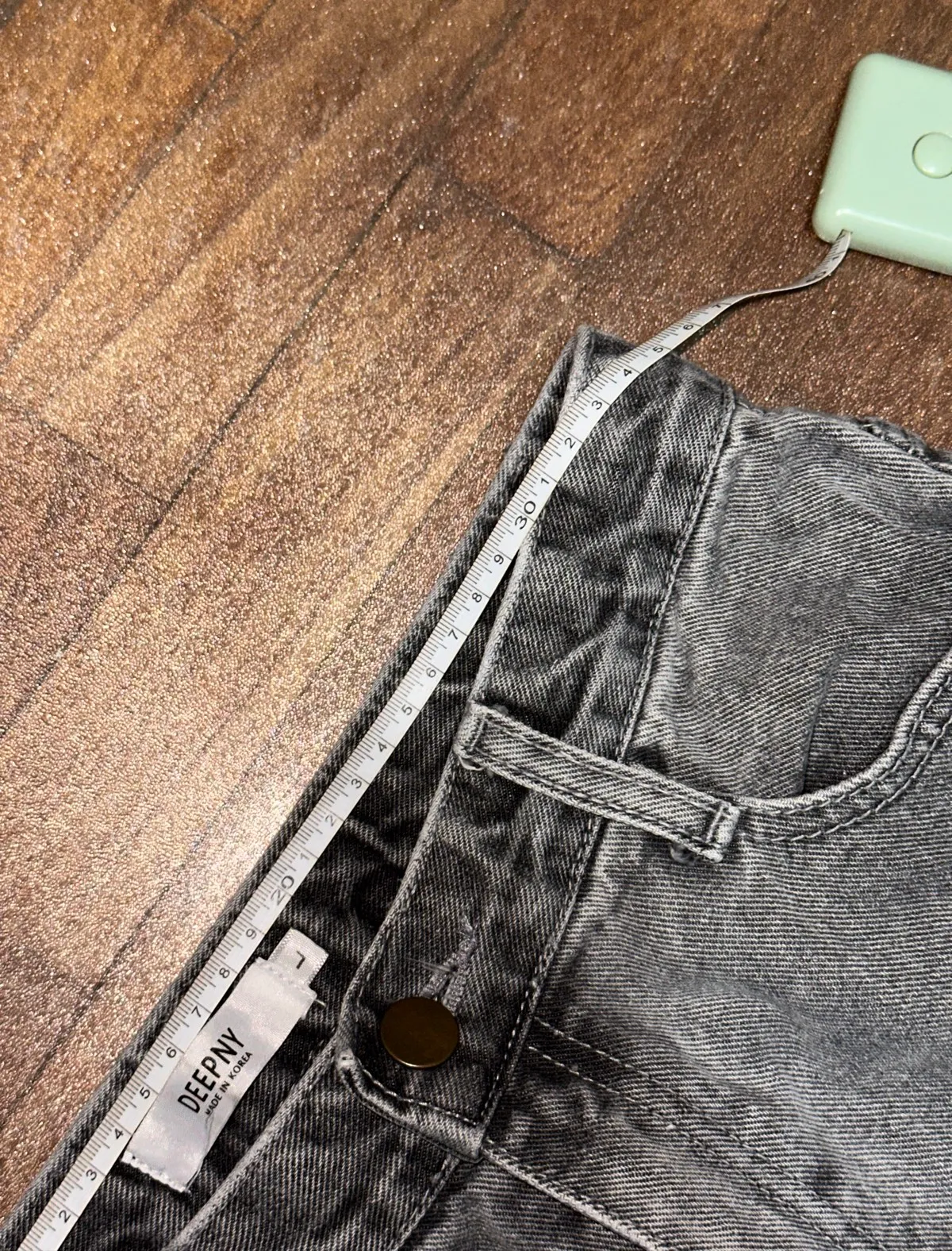 Deepny Vintage Grey High-Waisted Jeans - Photo 2