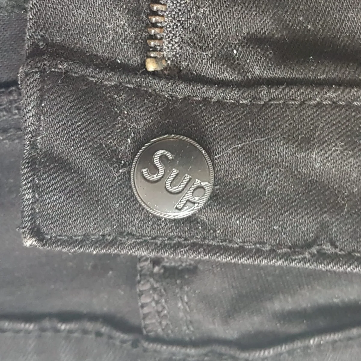Off-White Retro OFF-WHITE Denim Jeans, Size 32 SUPREME x Off-White Black Pants, Bootcut Jeans, Stretchable Bottoms, Cosmopolitan, ITALIAN Designer Wear, Sophistication, Nostalgic Appeal, Vintage Trousers, Work or Play, Luxury Living, Cult Street Fashion - Photo 3