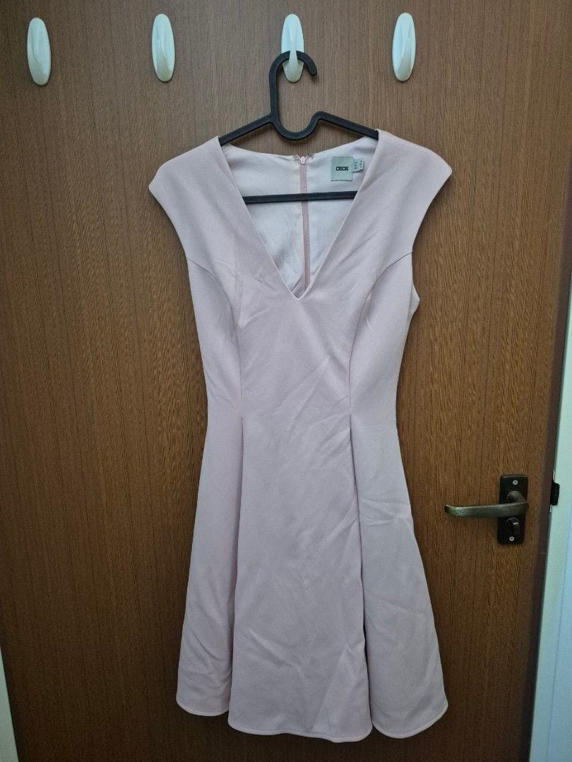 ASOS Chic ASOS Pale Pink V-Neck Dress (UK 6) 💕