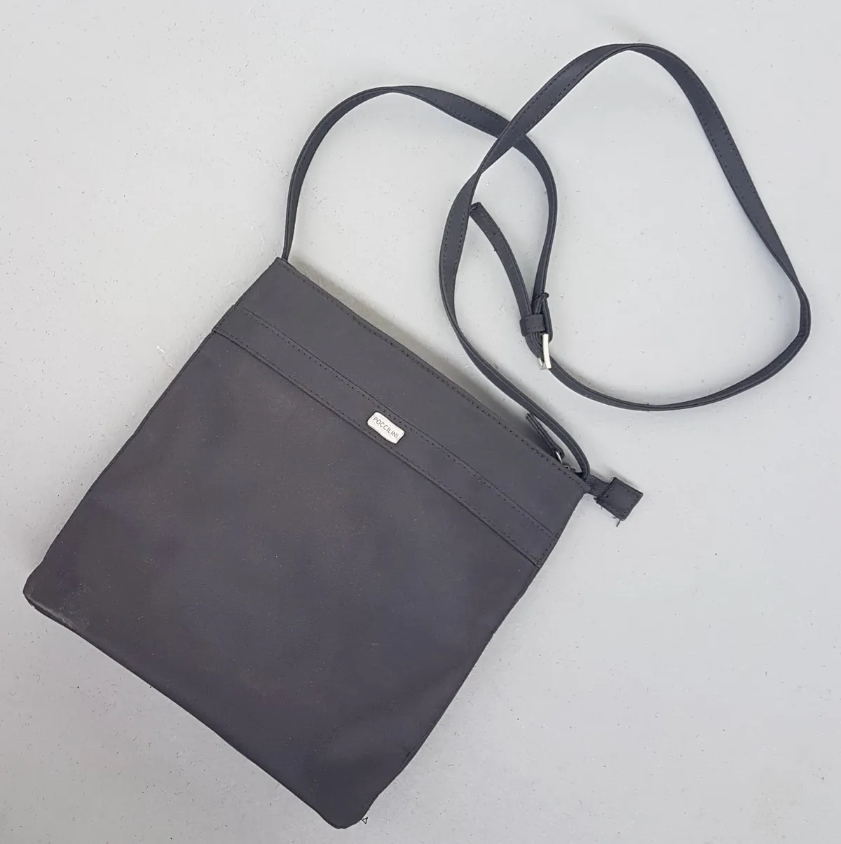 Poccilini, ITALY Original POCCILINI Tote Bag, ITALY, Cool Cross-Body, Minimalist, Simple Black Handbag, Elegant Messenger, Luxury Living, Shoulder Sling, Cosmopolitan, Duffel, Urban Style, Haute Couture, Designer Hand Carry, Sophistication, Streetwise, Everyday Bag - Photo 4