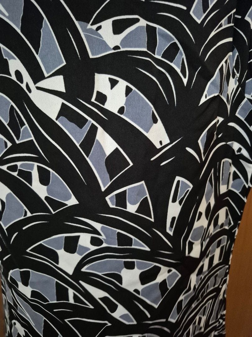 Glamorous Chic XS Glamorous Sleeveless Dress – Perfect for Day or Night - Photo 4