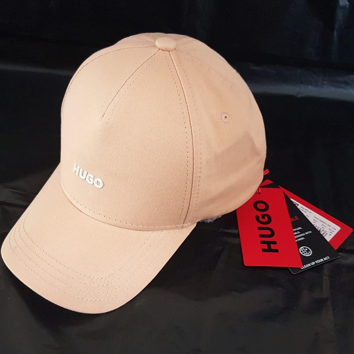 Original Hugo Boss Baseball Cap, HUGO Khaki Cap, Cosmopolitan, Luxury Living, Cool Jockey Cap, Continental, Haute Couture, New with Tag, Timeless Appeal, Urban Style, Cult Street Fashion, Pop Culture, Hip Hop, Rock Star, Summer Holidays
