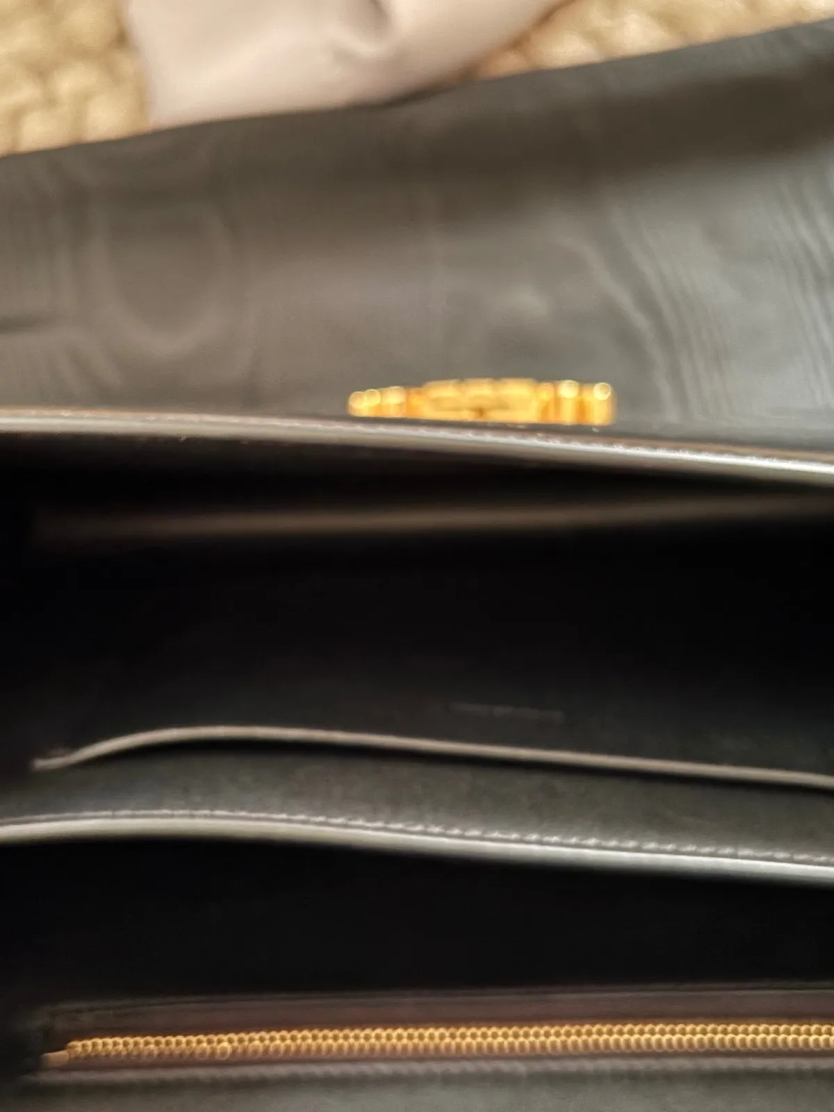 Celine NEGOTIABLE Celine Triomphe Shiny Black Calfskin Folio - Photo 6