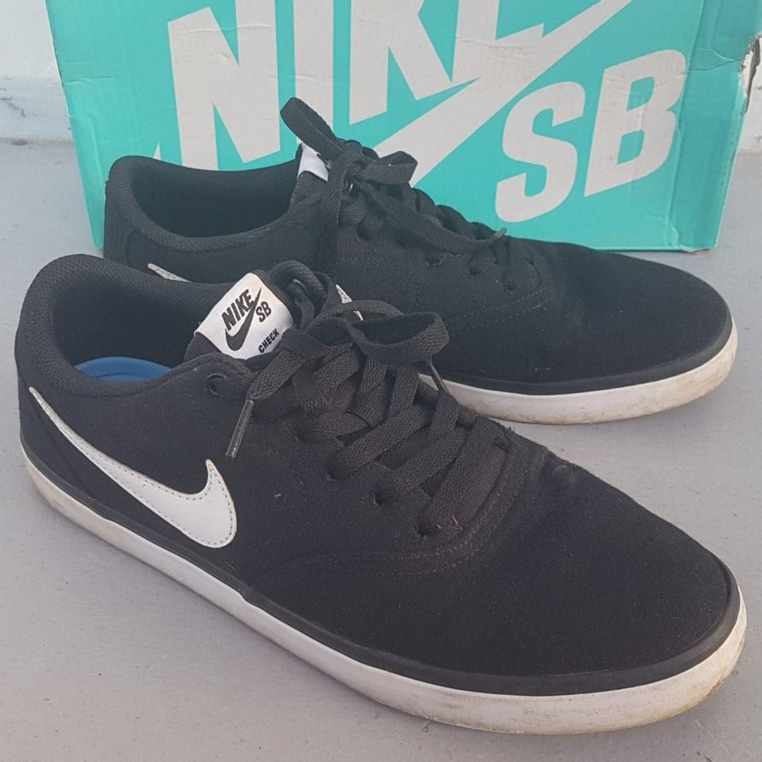 Nike Dunk SB Check Sneakers - Sleek & Street-Ready