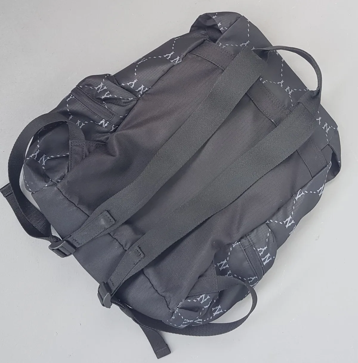 New York Yankees Original New York Yankees Backpack, MLB Black Rucksack, NY Logo Monogram, Cool Haversack, Cosmopolitan, Continental, Sleek Waterproof Design, Travel Pack, Sophistication, Streetwise, Roadster, Timeless Appeal, Pop Culture, Cult Street Fashion - Photo 2