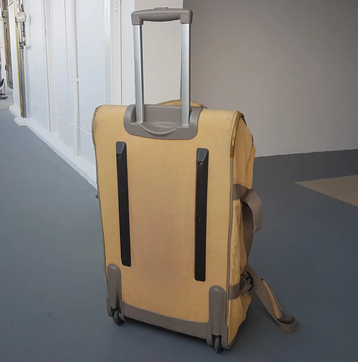 KIPLING Original KIPLING Luggage Bag, from Belgium, Khaki Kipling TEAGAN Model, Wheel Trolley, Retractable Handle, Interior with Kipling Monogram, RETAIL $418, Duffel, Business Pack, Travel Bag, Hand carry, Cult Street Fashion, Multi-Functional Use - Photo 3
