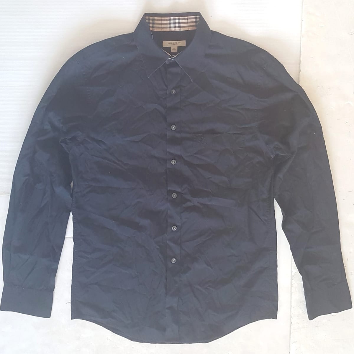 Burberry Original BURBERRY London Shirt, Classic BLACK Long-Sleeved Top, Cosmopolitan, Smart 7 Buttons Shirt, One Pocket, Japanese Inspiration, Luxury Lifestyle, Sleek Design, Sophistication, Streetwise, Timeless Appeal, Urban Living, Cult Street Fashion