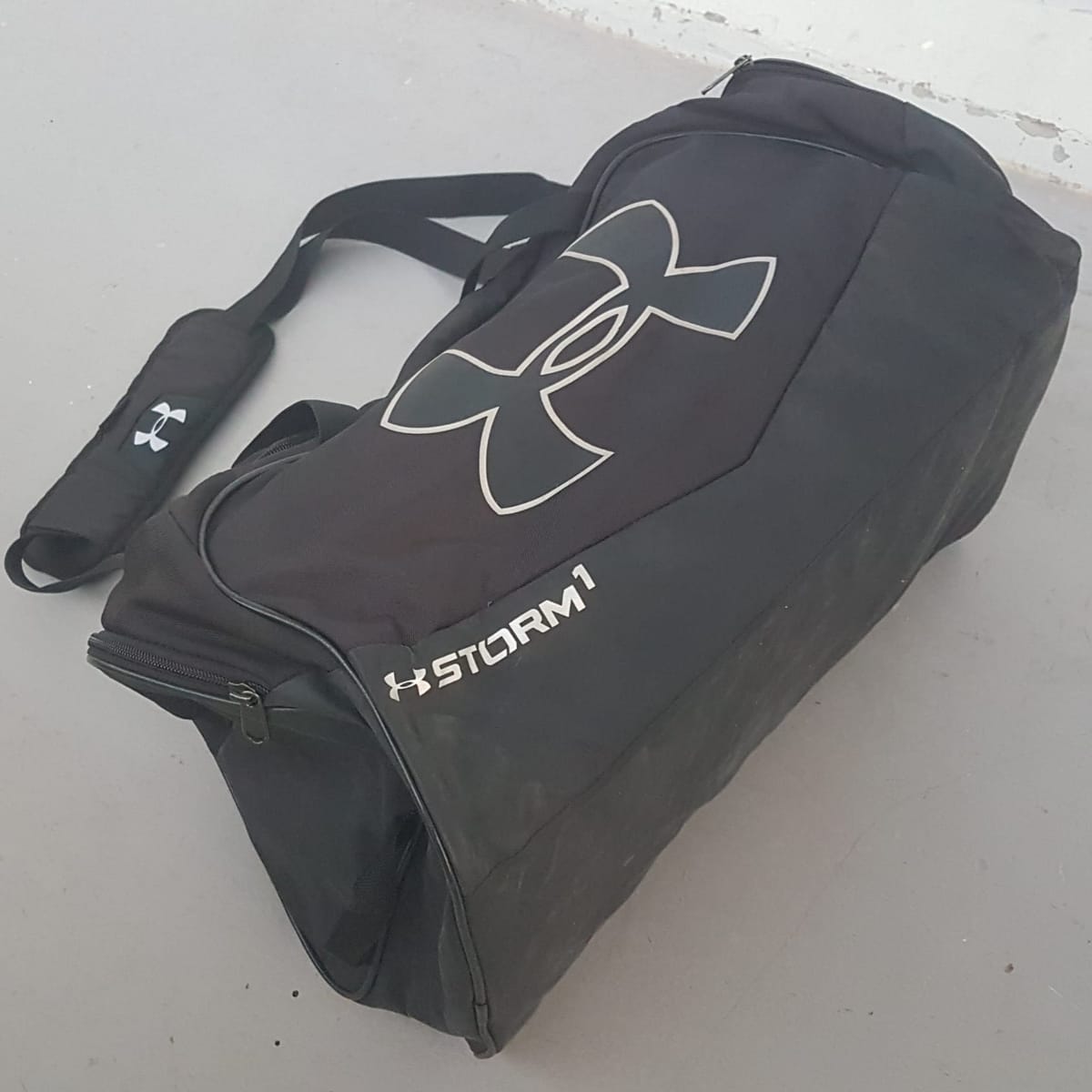 Original UNDER ARMOUR Undeniable 2.0 Duffle Bag, UA STORM 1 Model, USA, Gym Bag, Travel Pack, RETAIL $146, Heat Gear Shoulder Pad, Top & Side Handle, Tough Abrasion Resistant Bottom, Water Resistant Finish, Active Lifestyle, Streetwise, Pop Culture - Photo 8