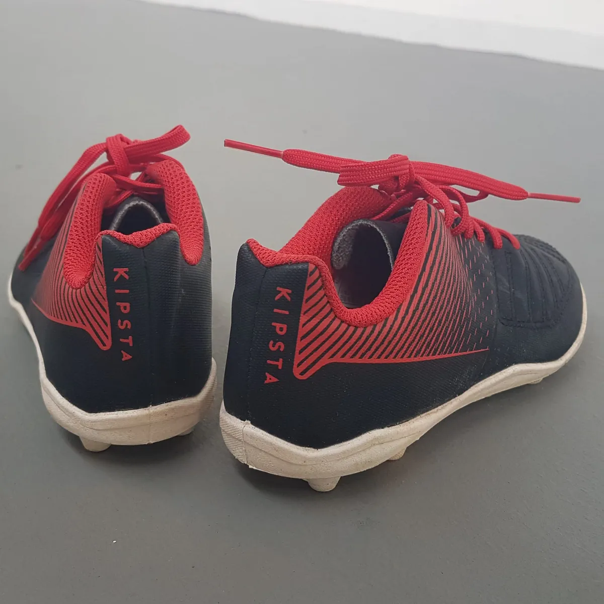KIPSTA KIPSTA Football Boots, AGILITY 100 Model, US 12.5 C, UK 11.5C, EUR 30, CM 18.5, Soccer Turf Cleats, Kids Shoes, Teens Sneakers, Cosmopolitan, Cool Decathlon Futsal Design, Indoor or Outdoor, Active Lifestyle, Sophistication, Urban Style, Timeless Appeal - Photo 6