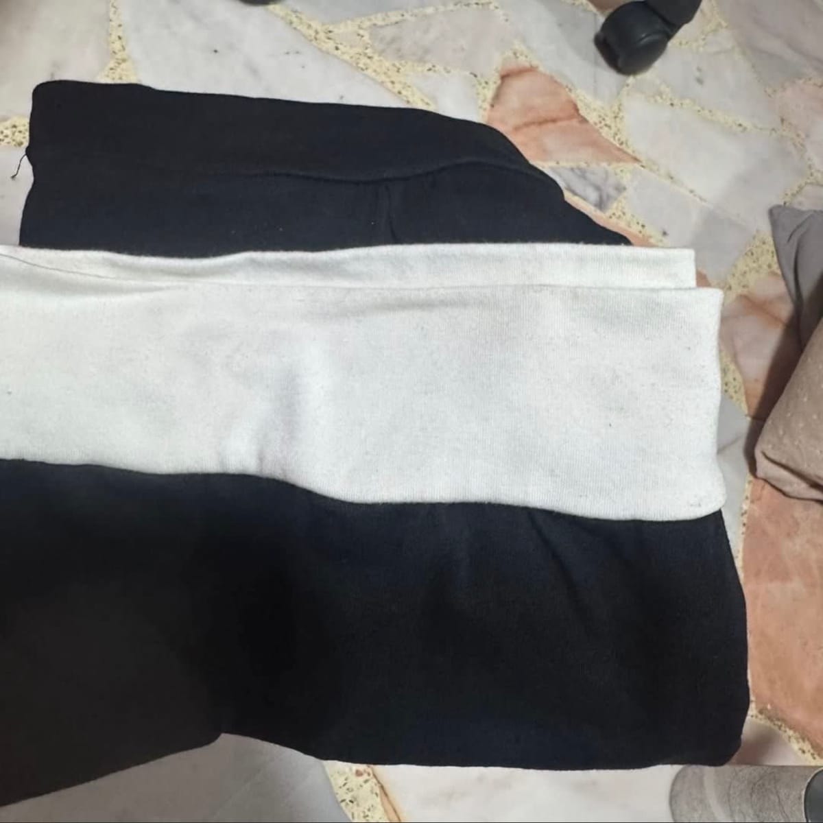 Y2K Black & White Ruched Tank Top - Photo 3