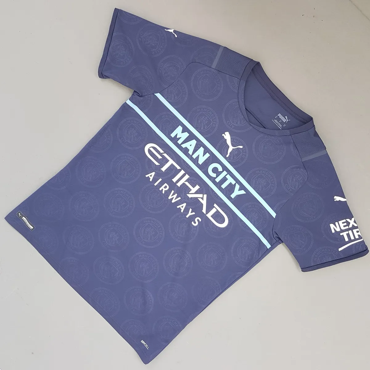 Puma Retro Manchester City Jersey, Original PUMA Top, Blue Shirt, Etihad Airways, NEXEN Tire, Cosmopolitan, Authentic Licensed Football Merchandise, Sophistication, Erling Haaland, Pep Guardiola, Pop Culture, Urban Style, Timeless Appeal, Cult Street Fashion - Photo 3