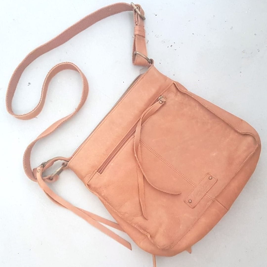 Vintage Lucky Brand Western Sling Bag - Chic & Classic Vibes