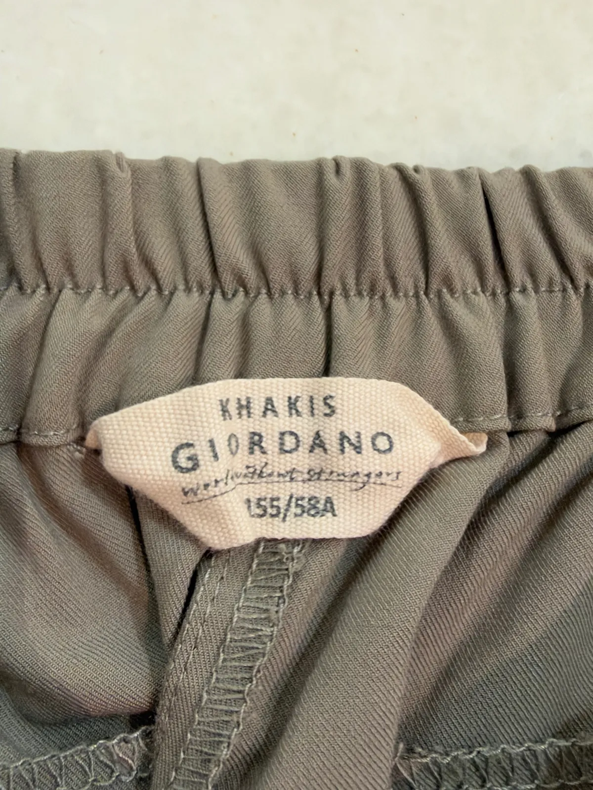 Giordano Comfy Giordano Khaki Shorts with Elastic Waistband - Photo 2