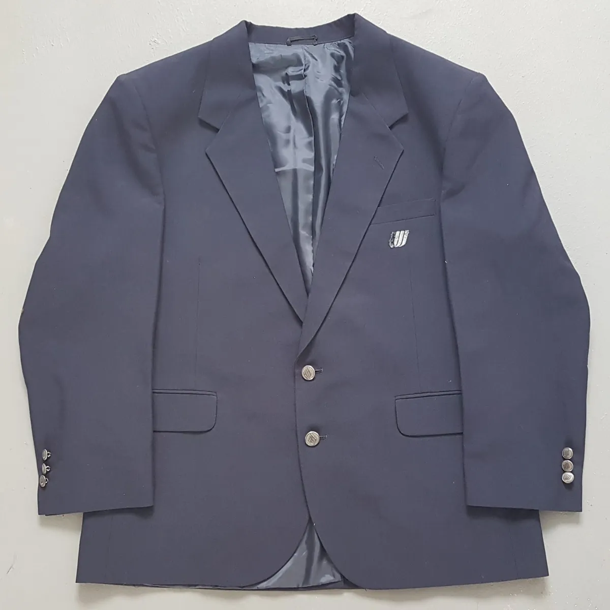 United Airlines Vintage 1970’s United Airlines Uniform, Retro Flight Attendant Navy Blue Tuxedo, Single Breasted Suits, UA Tulip Logo Metallic Buttons, LARGE Padded Shoulder Coat, Two Front Buttons, Designer Blazer, Cosmopolitan, Topcoat, Overcoat, Timeless Classic - Photo 2