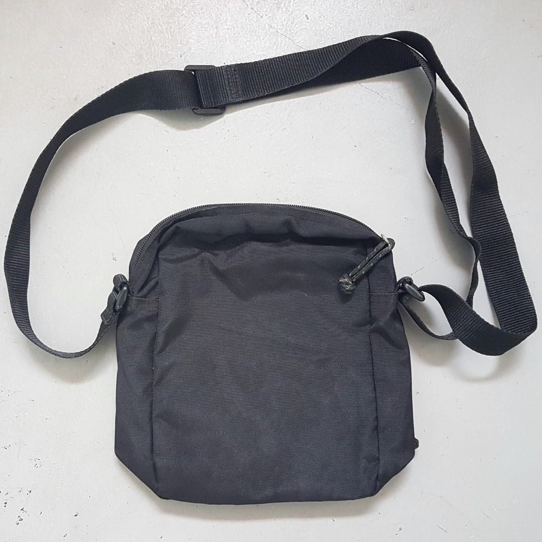 Converse Chuck Taylor Crossbody Sling Bag - Minimal Vibes - Photo 2