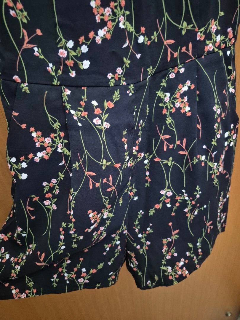 Love & Bravery Love & Bravery Floral Sleeveless Playsuit - Size S - Photo 5