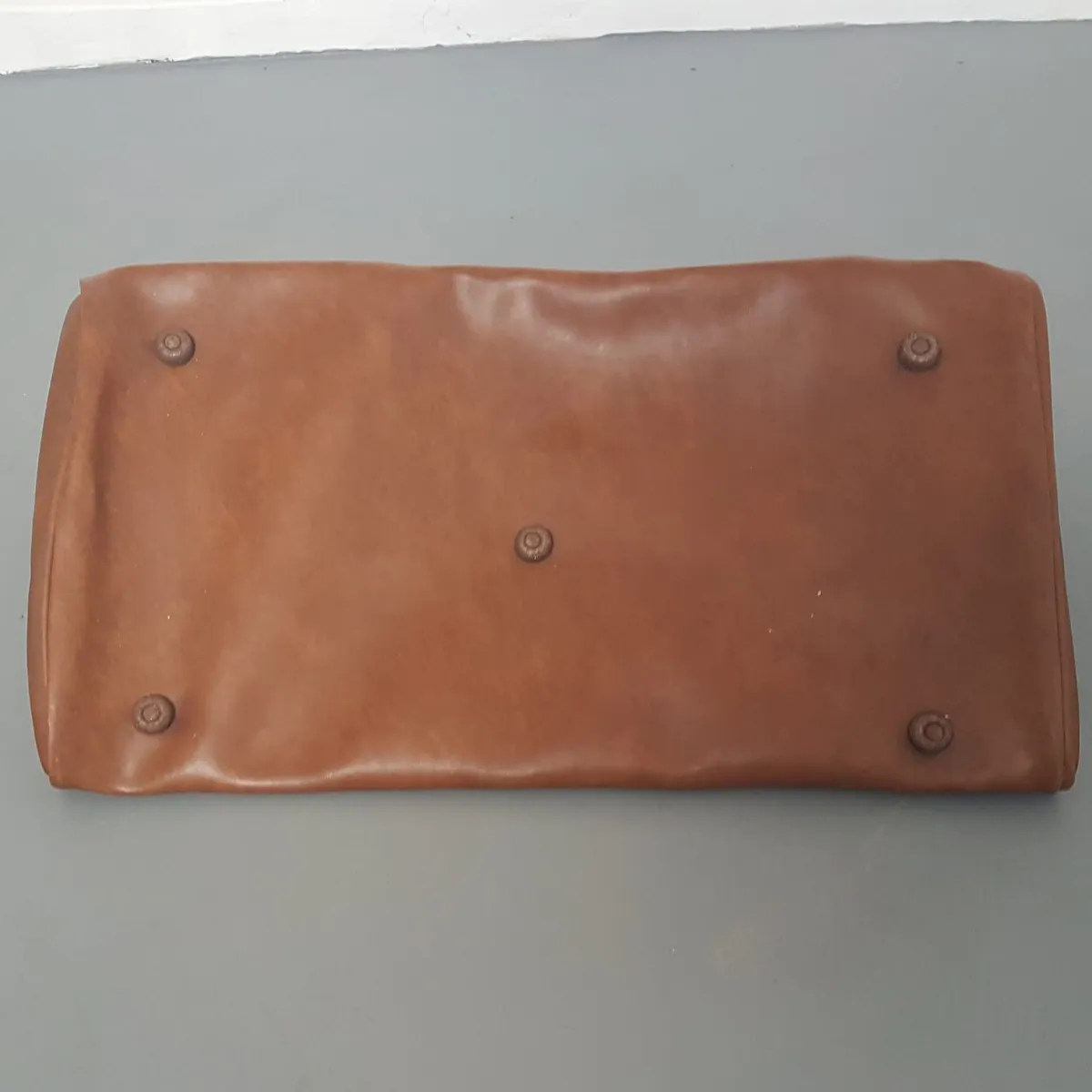 REMY MARTIN Original REMY MARTIN Duffle Bag, Green Canvas, Brown Leather, Buckle Straps, Cosmopolitan, Top Loading, Doctor-Style, Spacious Travel Bag, Compact Luggage, Sophistication, Cult Street Fashion, Luxury Living, Limited Edition - Photo 8