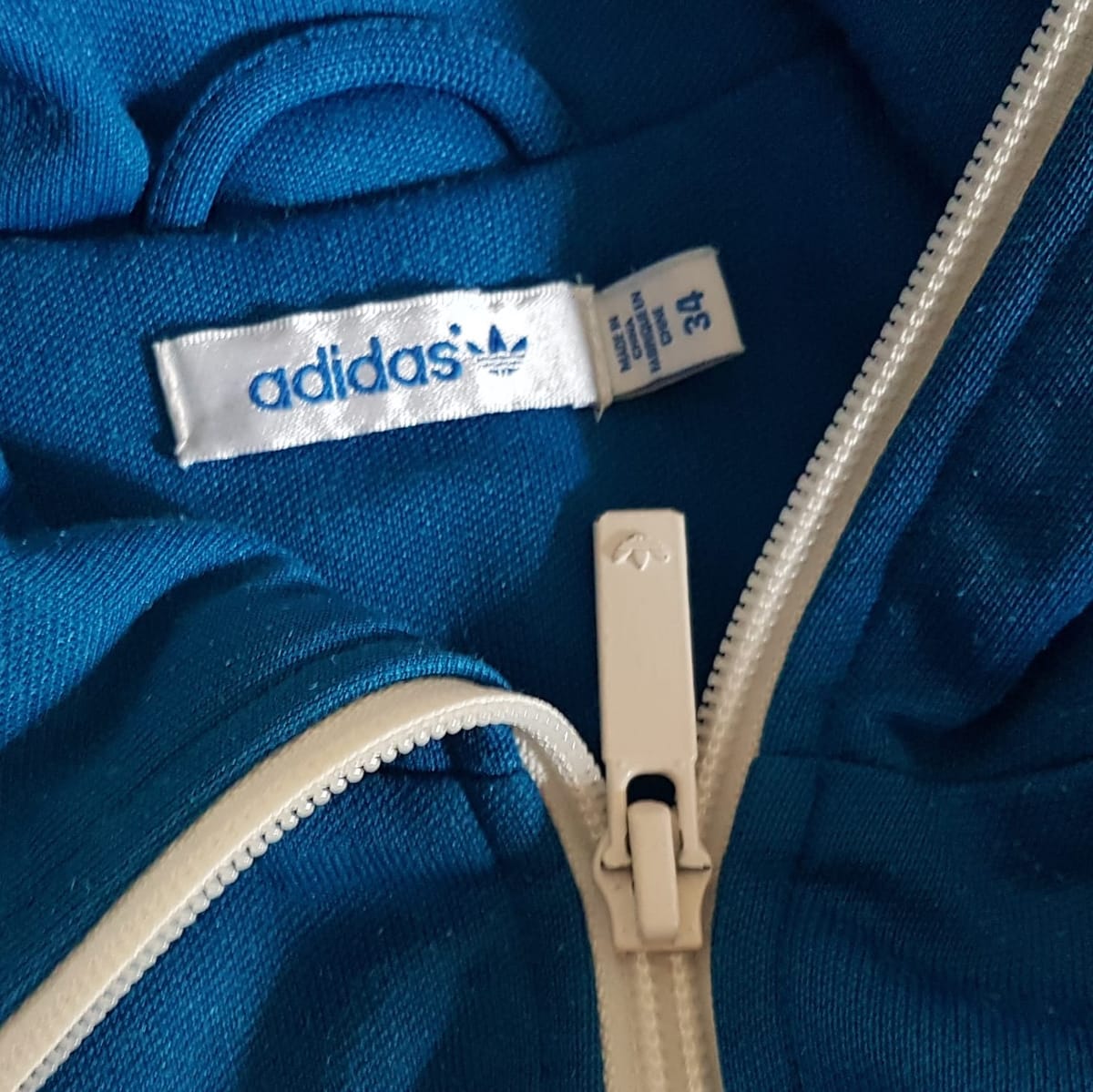 Adidas Vintage Adidas Tracksuit, Retro Sky Blue Zipper Jacket, Cosmopolitan, High Collar Coat, Cool Biker Jacket, Sleek ADIDAS Outerwear, Sophistication, Roadster, Travel Essentials, Backpackers, Streetwise, Pop Culture, Geek, Cult Street Fashion - Photo 4