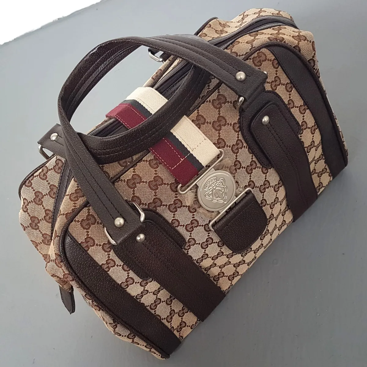 Gucci Retro GUCCI Aviatrix Boston Bag, ITALY, Gucci GG Monogram, Brown & Beige, Gucci Crest Enclosure, Cosmopolitan, Tote, Duffle, Haute Couture, Luxury Bag, Urban Style, Pop Culture, Sophistication, Timeless Appeal, Cult Street Fashion, Everyday Handbag, - Photo 2