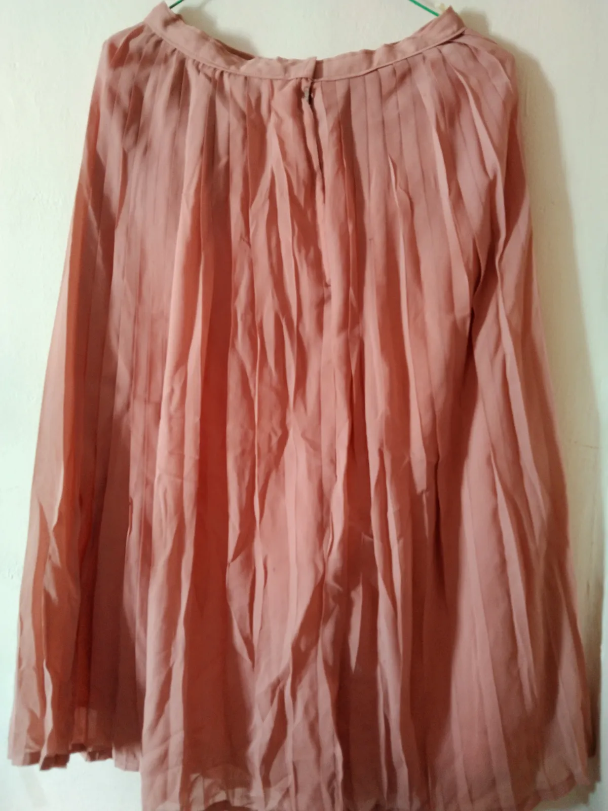 Chic Pleated Pink Skirt