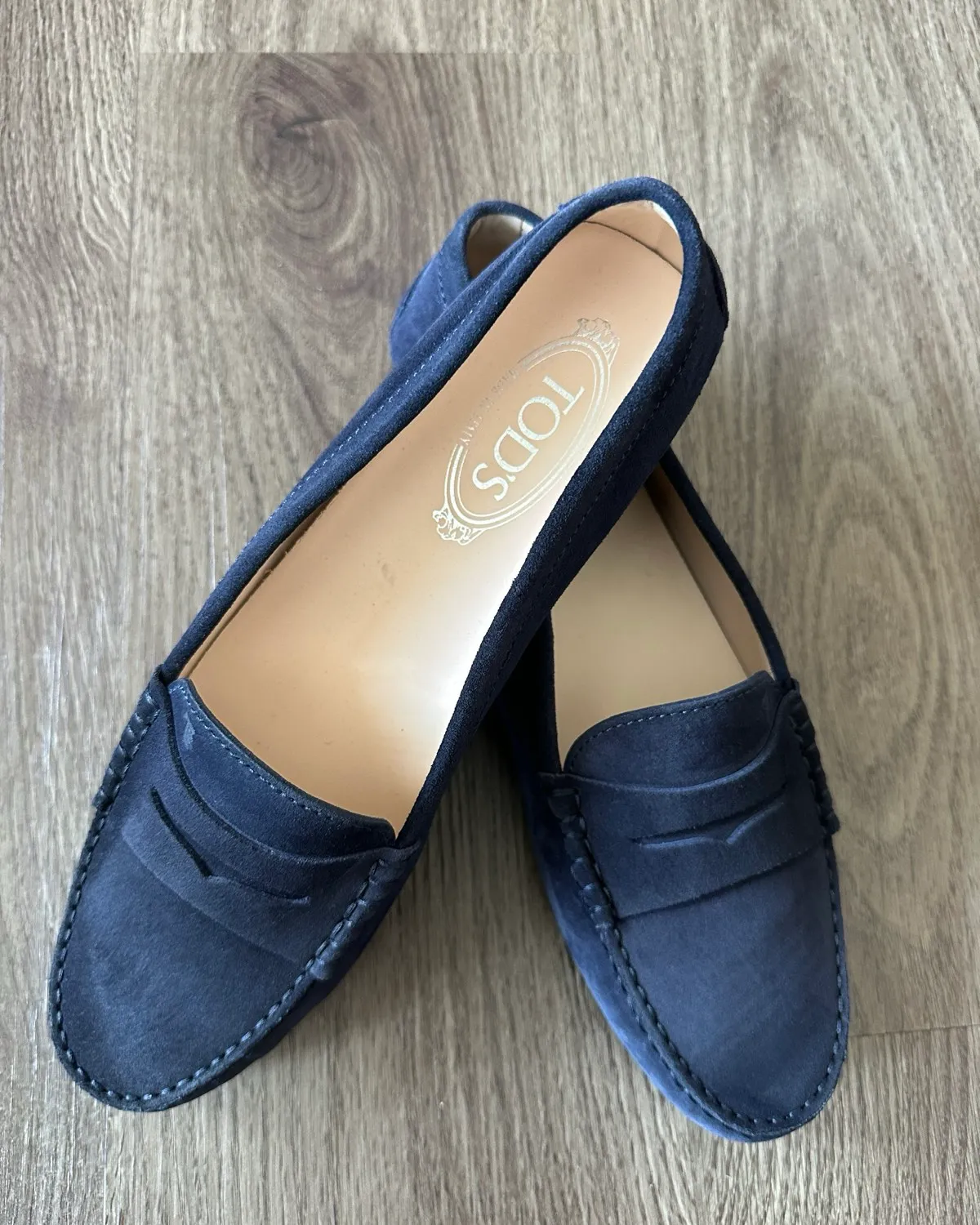 TOD’S Chic Tod’s Navy Suede Loafers