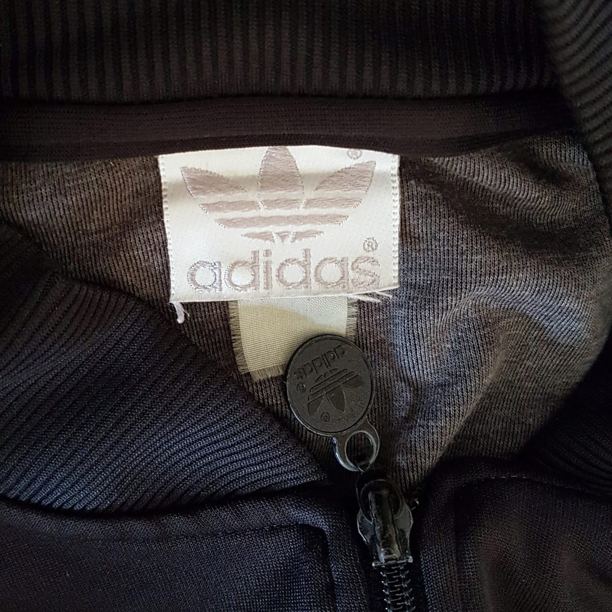 Adidas Retro Adidas Black Zipper Jacket, Blue & White Stripes, Cool XXXL Coat, Trendy Tracksuit, Cosmopolitan, Sleek ADIDAS Sweatshirt, Vintage Windbreaker, Streetwise, Oversize Outerwear, Sophistication, Roadster, Travel Essentials, Backpackers, Cult Street Fashion - Photo 6