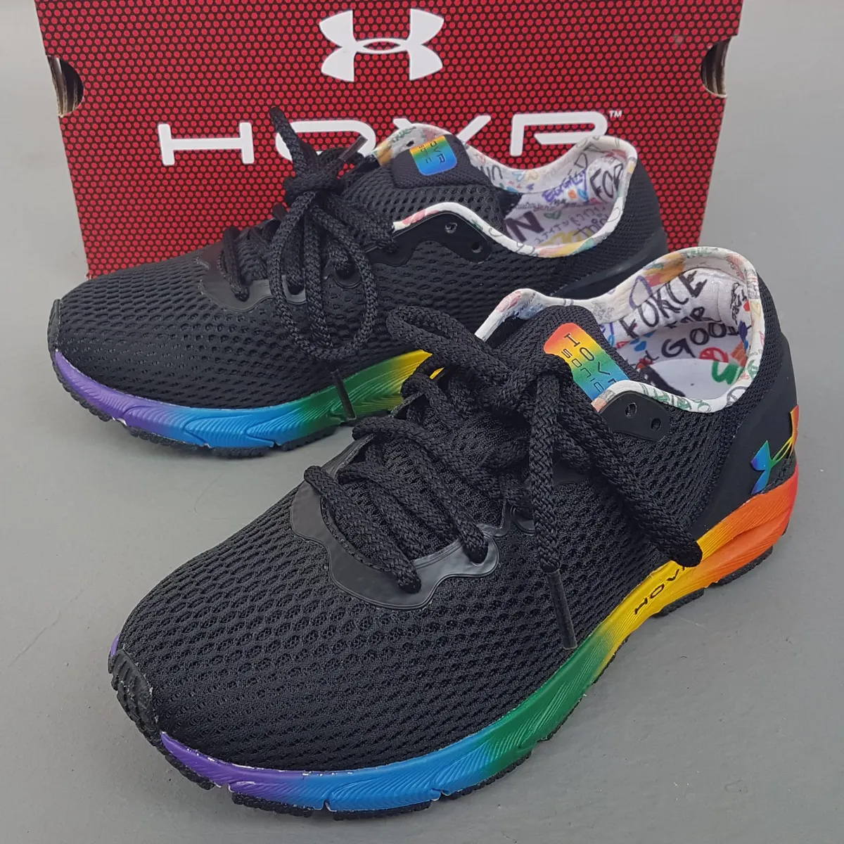 Under Armour Original UNDER ARMOUR Designer Sneakers, UA HOVR Sonic 4 Pride Shoes, US 6, UK 3.5, EUR 36.5, CM 23, Cosmopolitan, Black with Vibrant Rainbow Gradient Midsole, Pattern Inner Collar, Timeless Appeal, Urban Style, Pop Culture, Roadster, Cult Street Fashion - Photo 10