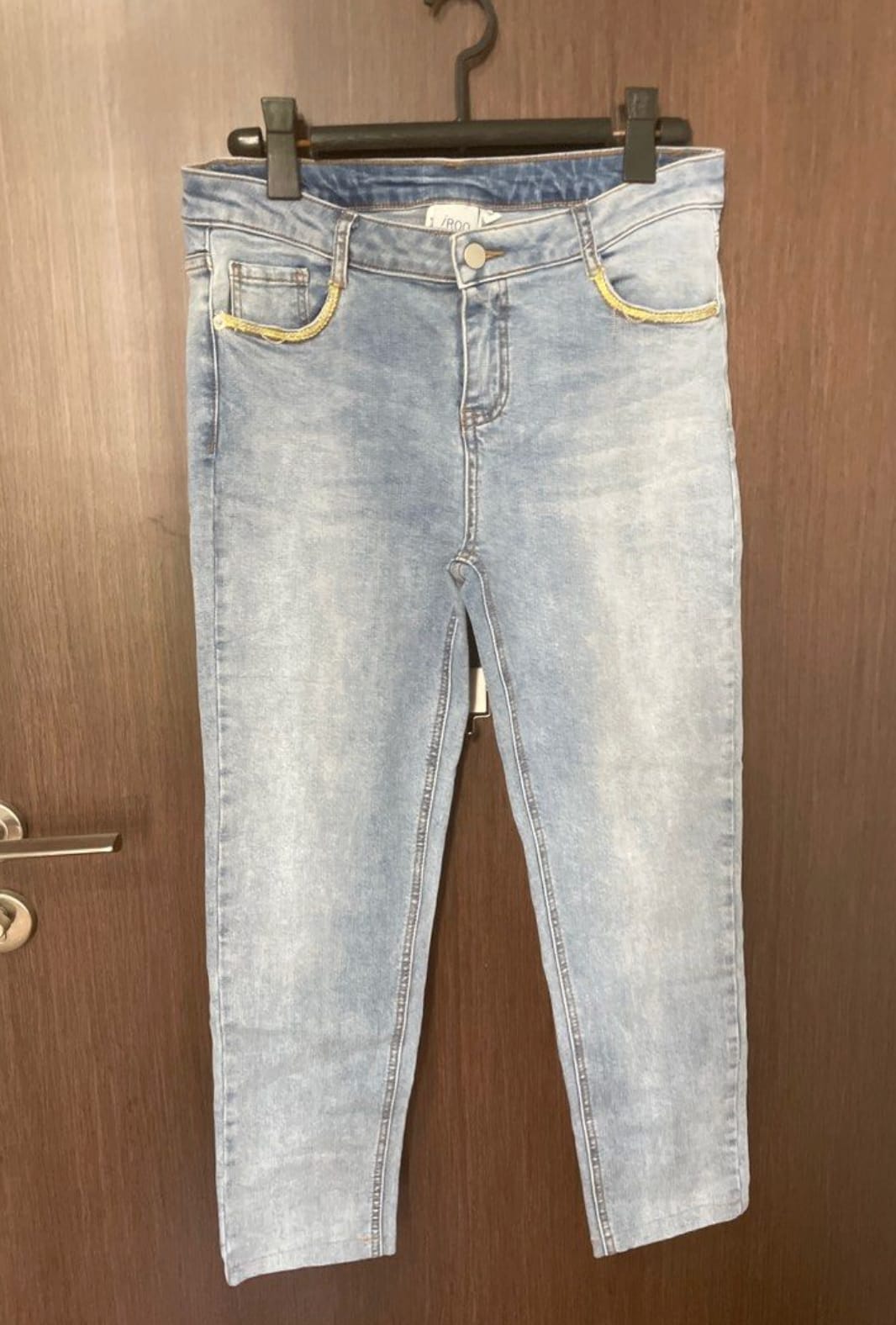 Jiroo Trendy Light Wash Skinny Jeans (Iroo)