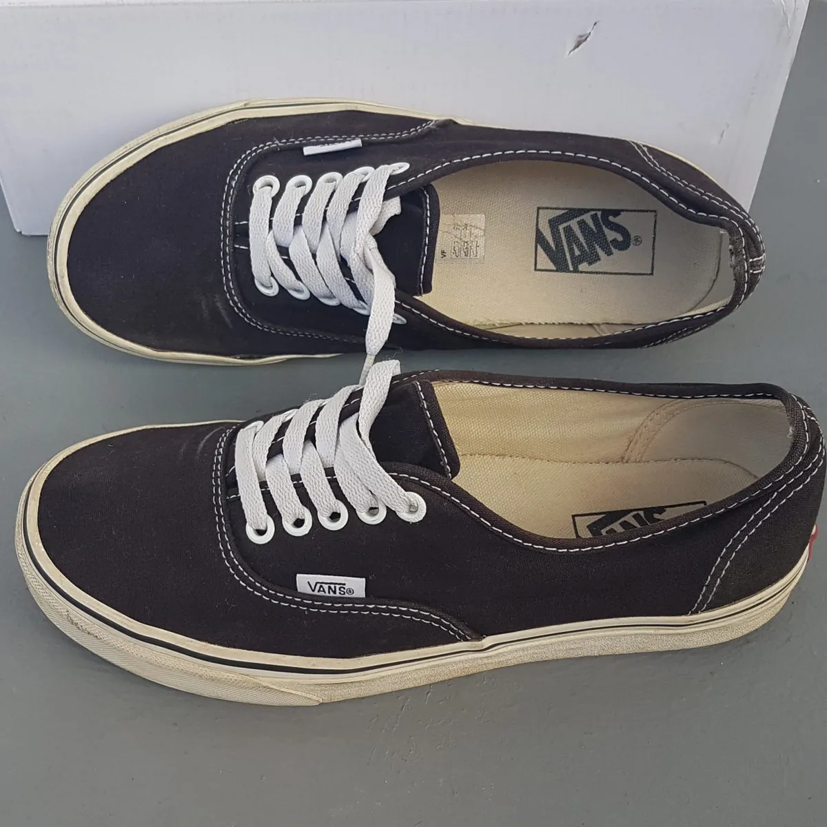 VANS Original Vans Black Canvas Shoes, Cosmopolitan, US 8, UK 7, EUR 40.5, CM 26, Classic VANS Sneakers, Old Skool, Pop Culture, Hip Hop, Rock Star, Urban Style, Cult Street Fashion, Sophistication, Streetwise, Roadster, Stunt, Skate, Surf - Photo 7