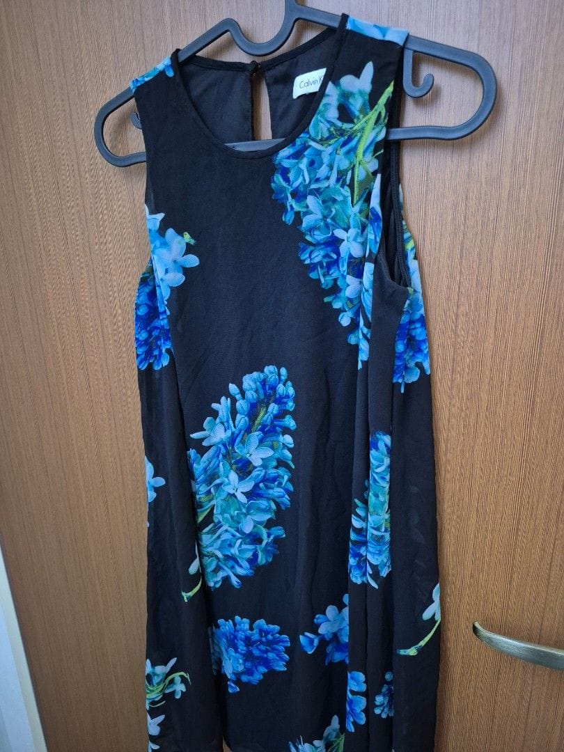Sleeveless Calvin Klein Floral Dress 🌸
