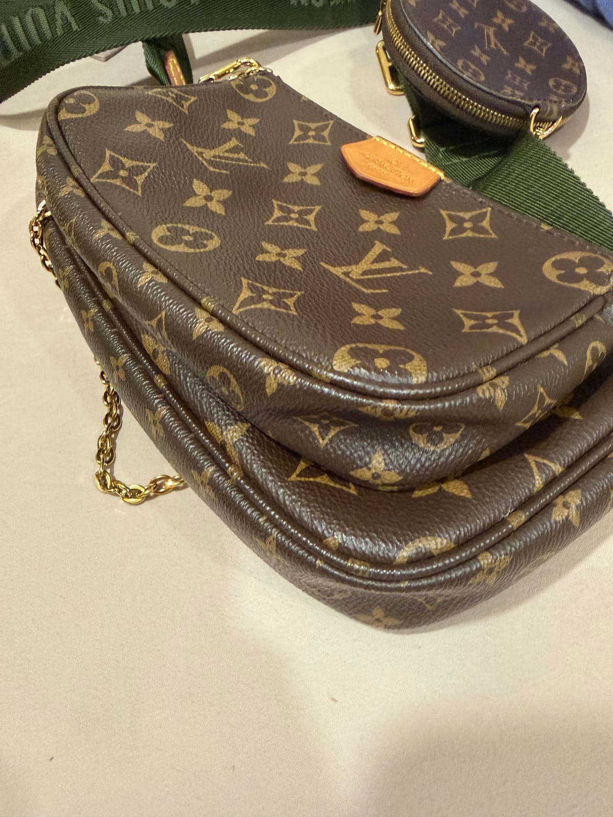 LV Multi Pochette