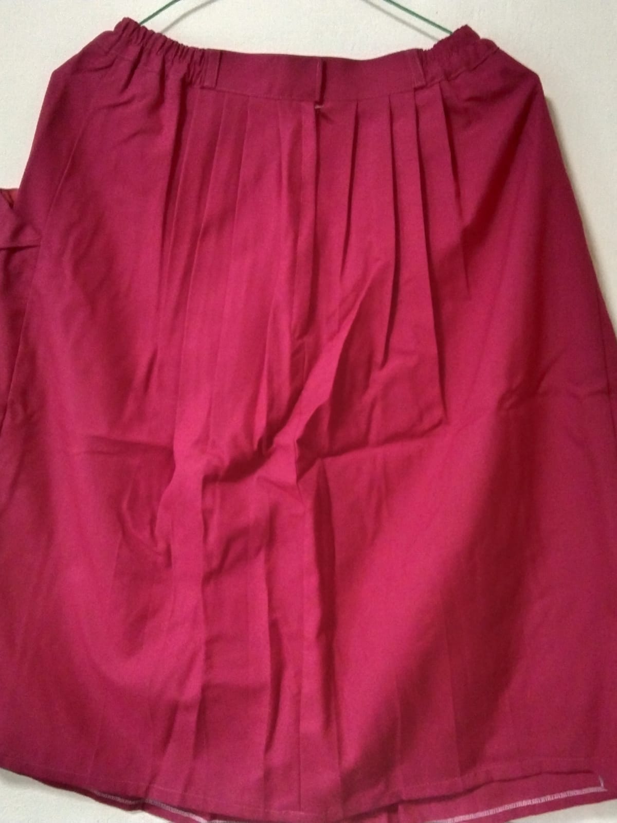 Chic Raspberry Pleated Skirt