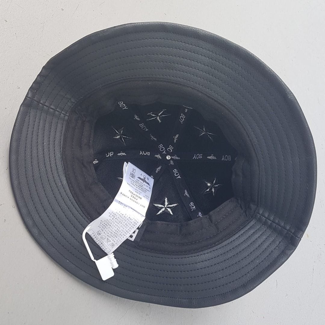 Luxury BOY LONDON Bucket Hat, UNITED KINGDOM, STAR Motif, Cool Black Leather Hat, Shadow Hat, Sleek Model, Urban Style, Sophistication, Timeless Appeal, Hip Hop, Rock Star, Sporty Top, Sailing, Boat, Yacht, Racing, Road Trip, Summer Holiday, Pop Culture - Photo 4