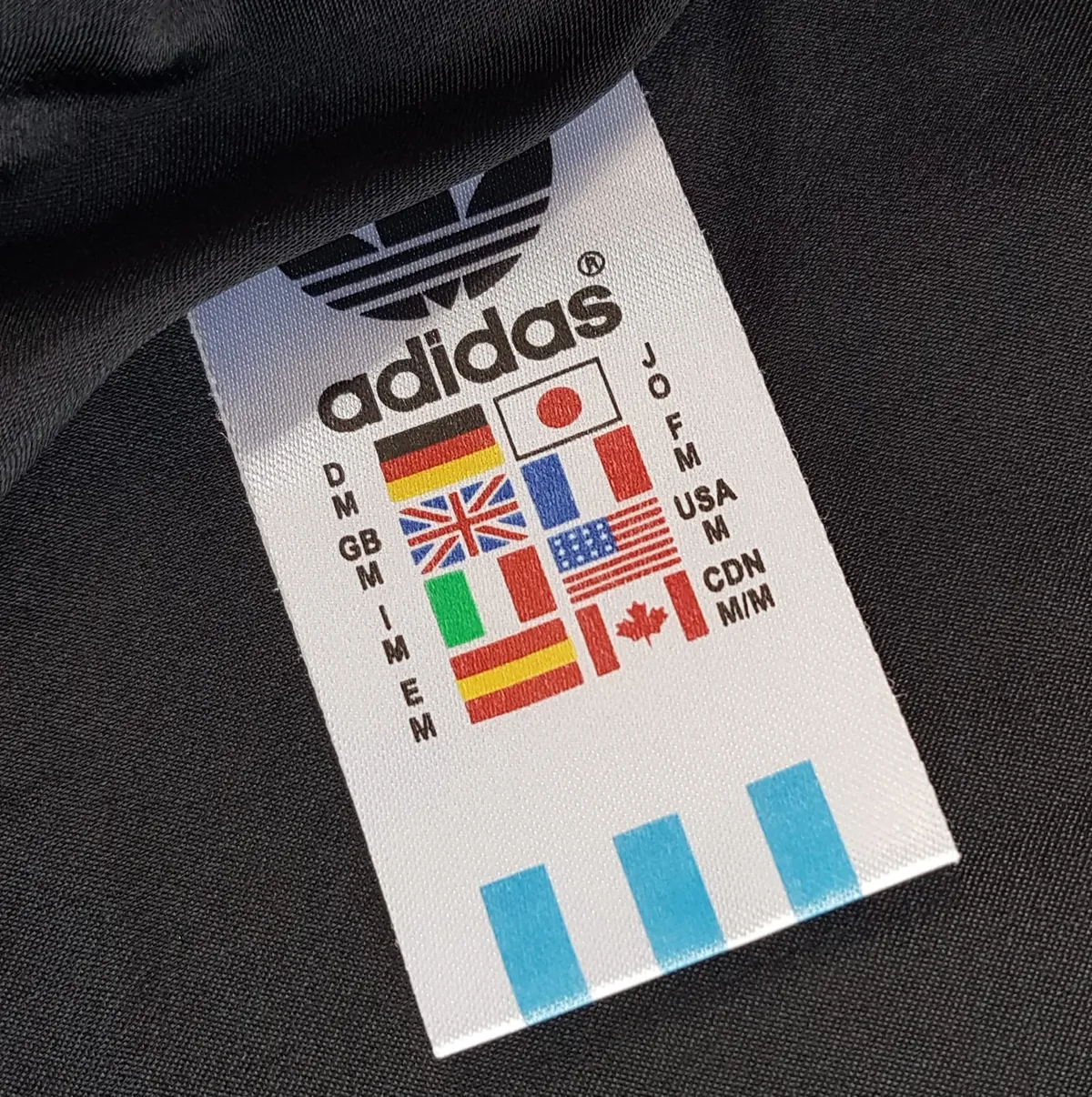 Adidas Retro Adidas Zipper Jacket, Adidas Sample Model, Cosmopolitan, Adidas Championship Edition on Centre Court since 1949, Heritage Black Tracksuit, High Collar, Vintage Coat, Sweatshirt, Outerwear, Sophistication, Pop Culture, Cult Street Fashion - Photo 6