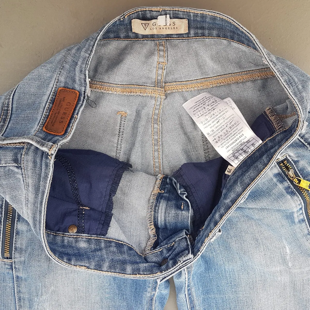 GUESS, USA Original GUESS Denim Jeans, Cosmopolitan, Los Angeles, USA, Bootcut Model, Size 29, Cool Zipper Pockets, Distressed Light Washed Bottoms, Pop Culture, Hip Hop, Rock Star, Cult Street Fashion, American Classic, Luxury Living, Urban Style, Timeless Appeal - Photo 5
