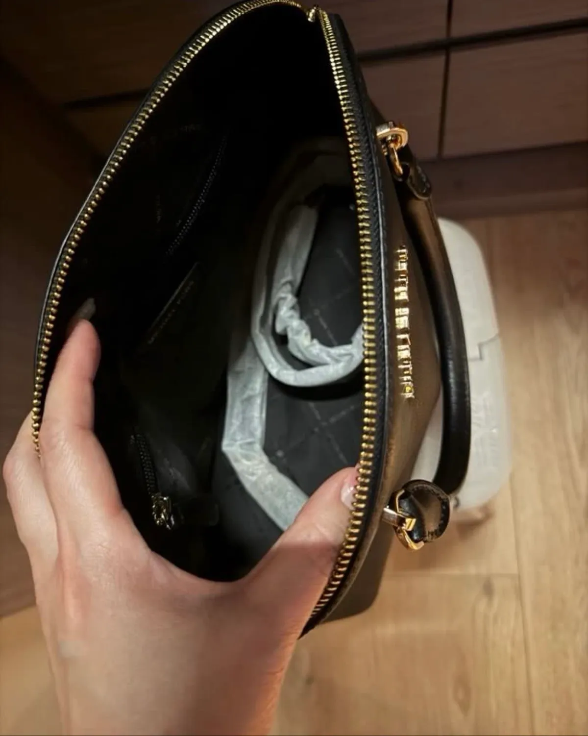 Michael Kors Chic Michael Kors Black Leather Handbag - Photo 3