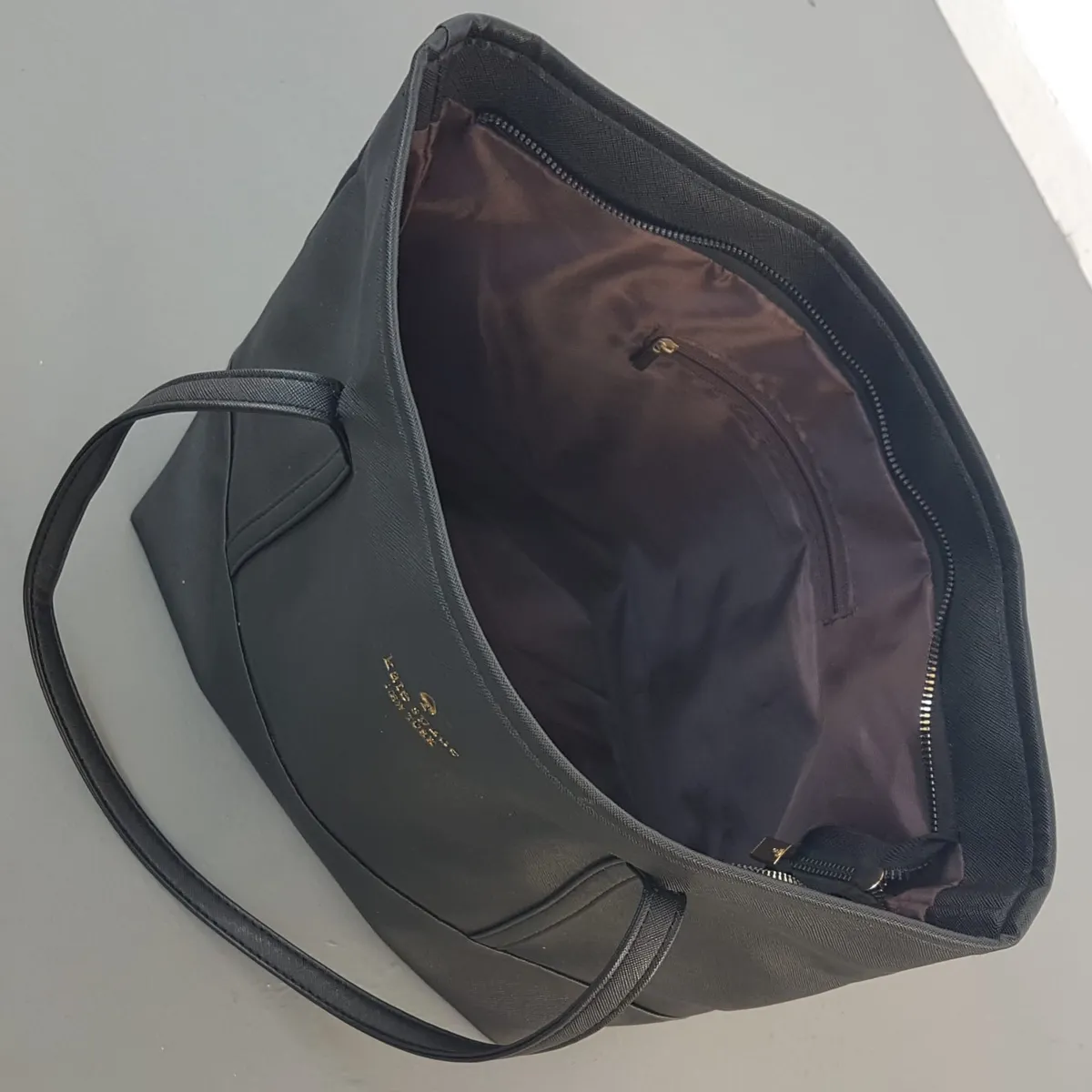 Kate Spade Kate Spade Tote Bag, New York, Cool Handbag, Luxury Living, Shoulder Sling, Cosmopolitan, Duffel, Spacious Carrier, Urban Style, Haute Couture, Chic Designer Hand Carry, Pop Culture, Sophistication, Streetwise, Everyday Bag, Cult Street Fashion - Photo 3