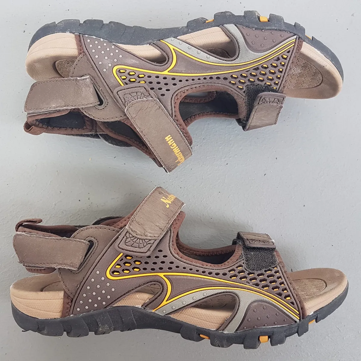 Original NECKERMANN Sandal, Size 40, Cool Brown Shoes, Yellow Logo, Adjustable Velcro Straps, Trendy Slider, Cosmopolitan, Slip-On, Model 7354, Cult Street Fashion, Timeless Classic, Casual Footwear, Urban Style, Everyday Shoes, Sophistication, Streetwise - Photo 7