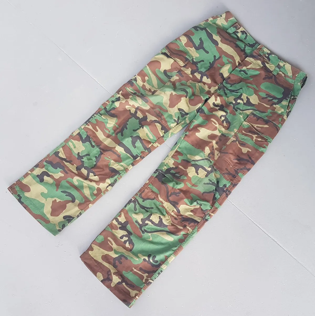 Retro Camouflage Pattern Pants, Size 39, Vintage Military Uniforms, G I Joe Characters, Combat Cargo Pants, Camo Bottoms, Role Play, Call of Duty, Counterstrike, Delta Force, Movie Props, Tactical Gear, Fashion Trousers