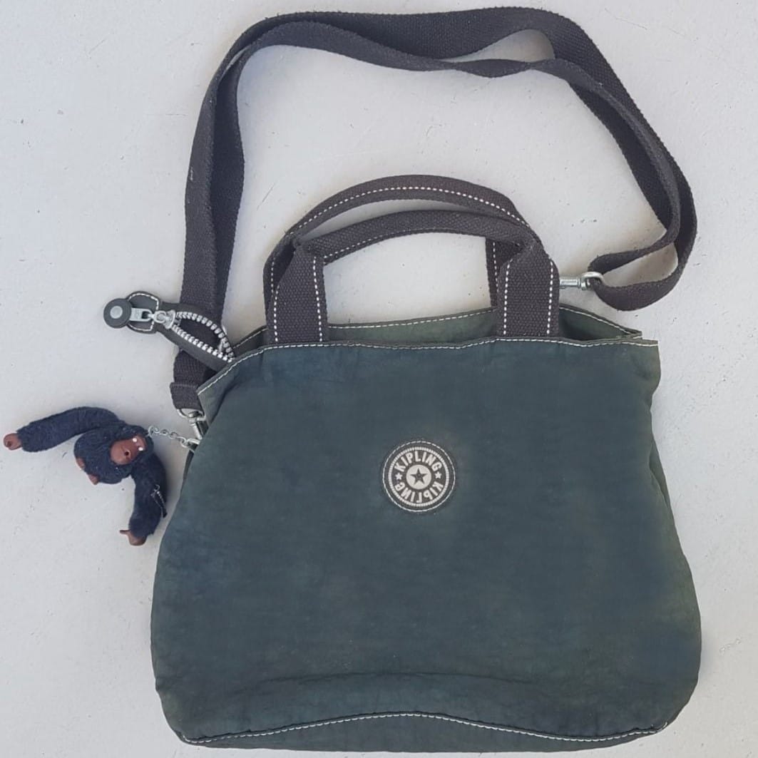 KIPLING Original KIPLING Tote Bag from Belgian, Cool Duffle Bag, Cosmopolitan, Sling, Crossbody, Handbag, Sleek Design, Kipling Monkey Display, Travel Pack, Urban Style, Luxury Living, Sophistication, Streetwise, Pop Culture, Cult Street Fashion, Timeless Appeal - Photo 2