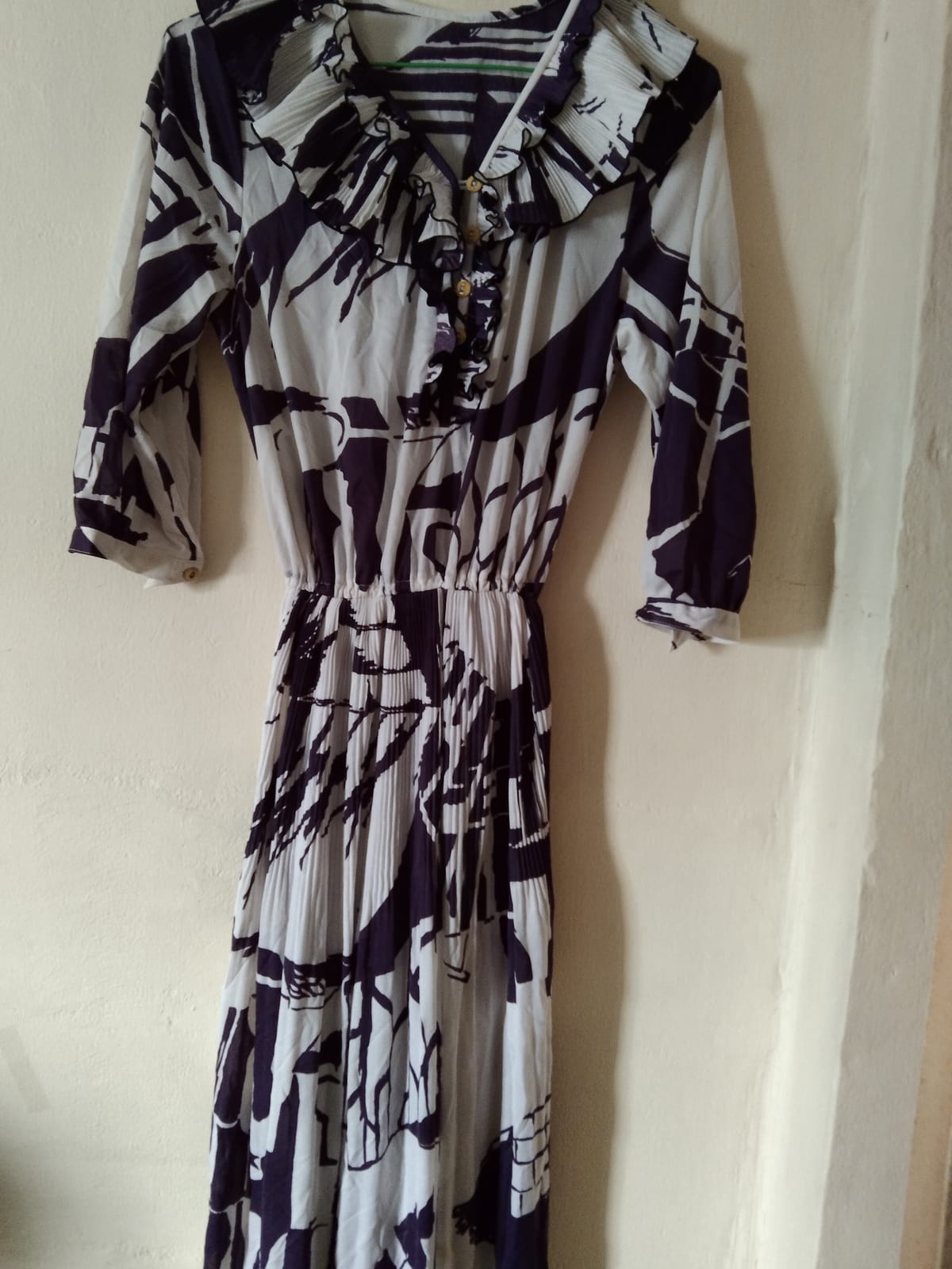 Flowy Abstract Print Maxi Dress with Ruffle Collar
