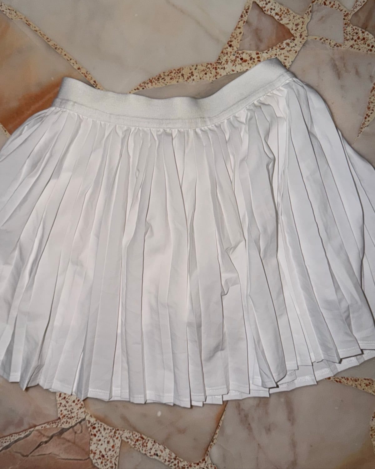 uniqlo cute pleated petite white skirt