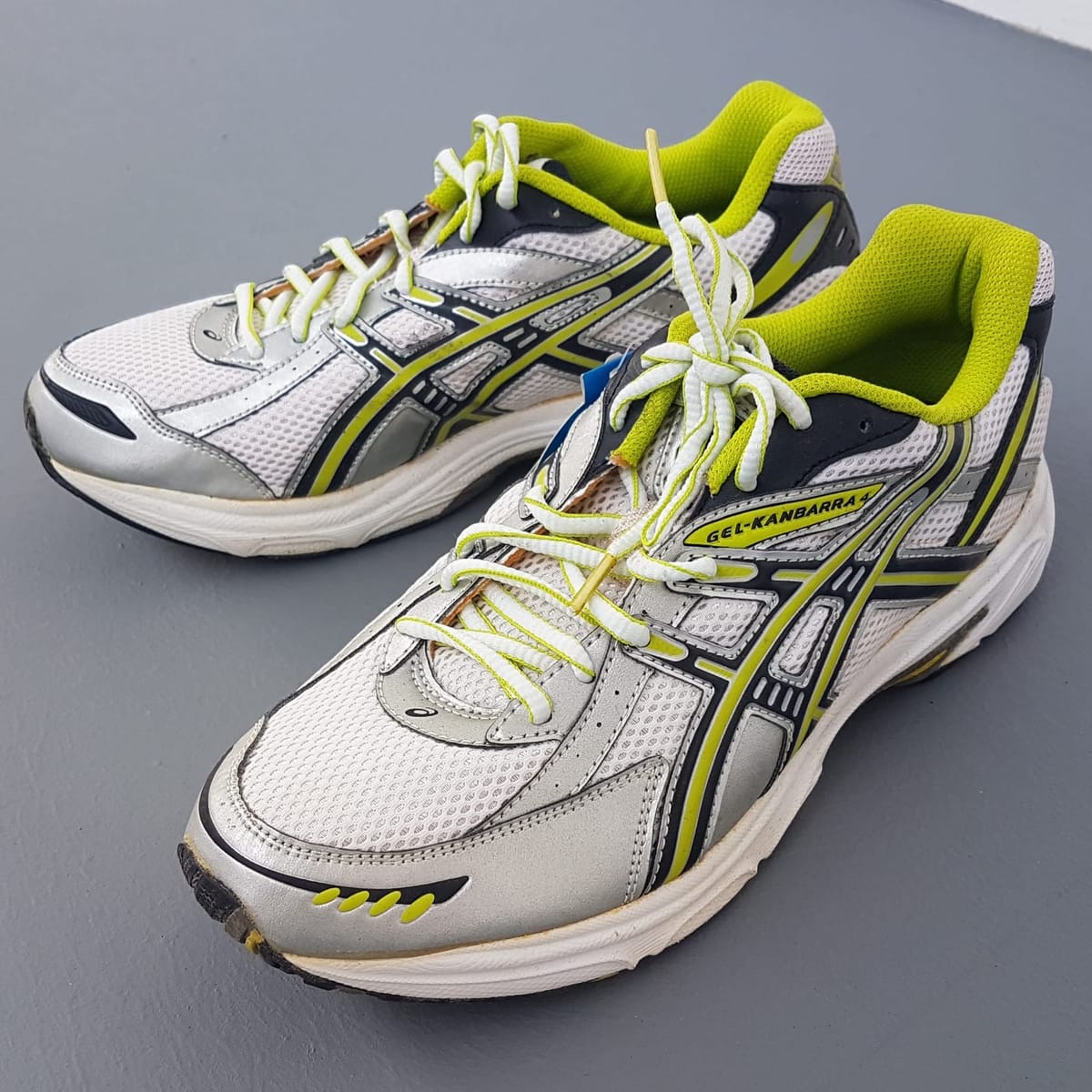 ASICS  Original Asics Designer Sneakers, JAPAN, Asics Gel-Kanabarra 4 SP, Cosmopolitan, Sleek White Running Shoes with Yellow Accents, ASICS® GEL-Kanbarra® 4, EUR 40, US 7, Sophistication, Streetwise, Pop Culture, Roadster, Cult Street Fashion, Active Lifestyle - Photo 8