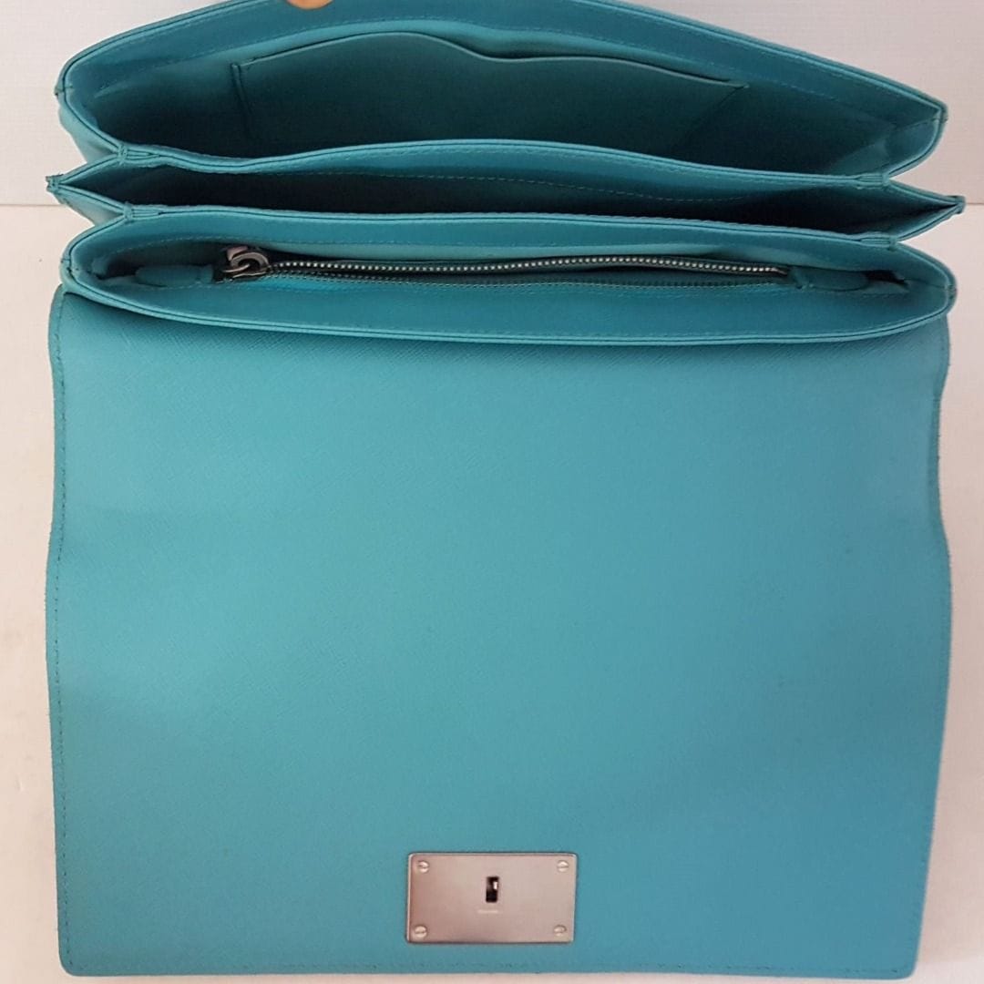 Prada PRADA Vitello Sling Bag, Original Prada Metal Closure, Prada Accordion Lock & Key Model, Made in ITALY, Retail $2400, Chain Strap, Leather Handbag, Sleek Design, Sophistication, Streetwise, Timeless Classic, Luxury Lifestyle, Pop Culture, Catwalk, Runway - Photo 9